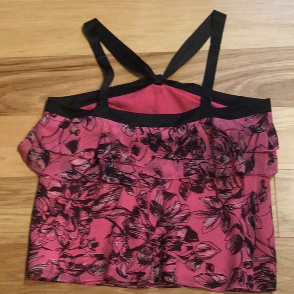 Silk floral BCBG top sz M - Picture 4 of 5